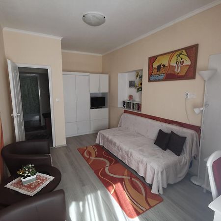 באלאטונפורד Tini Apartman מראה חיצוני תמונה