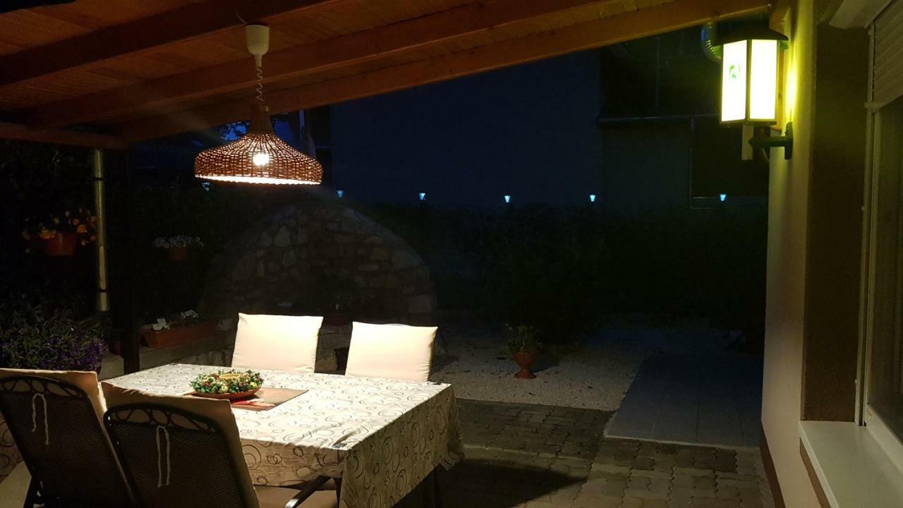 באלאטונפורד Tini Apartman מראה חיצוני תמונה