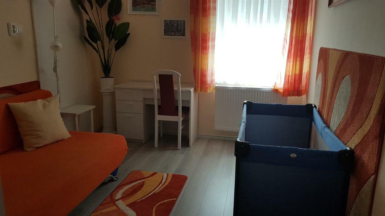 באלאטונפורד Tini Apartman מראה חיצוני תמונה